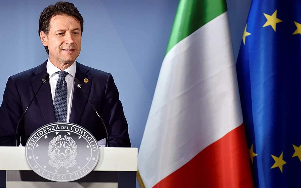 Αυτός είναι ηγέτης! Κόντε: Η Ιταλία δεν υπέγραψε καμία συμφωνία με Μέρκελ για το προσφυγικό – Αλέξη δες